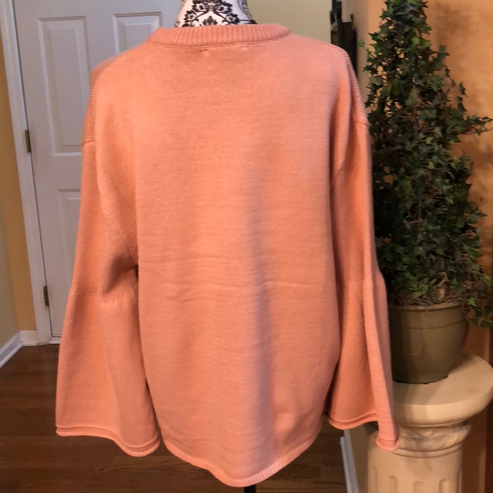Stunning Peach Distressed Sweater with Bell S. New - Picture 3 of 5